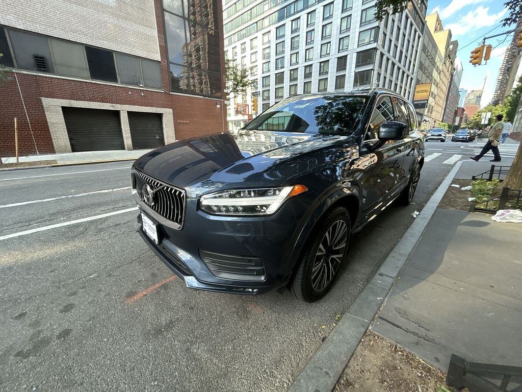 2022 Volvo XC90 4