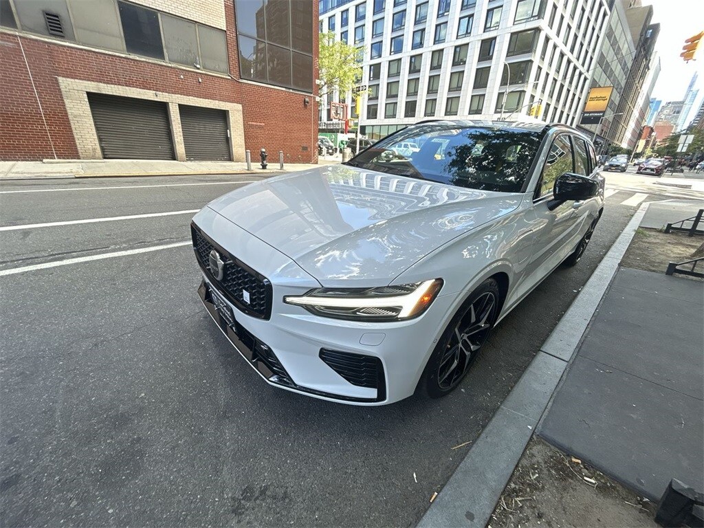 2024 Volvo V60 Recharge T8 Polestar photo 3