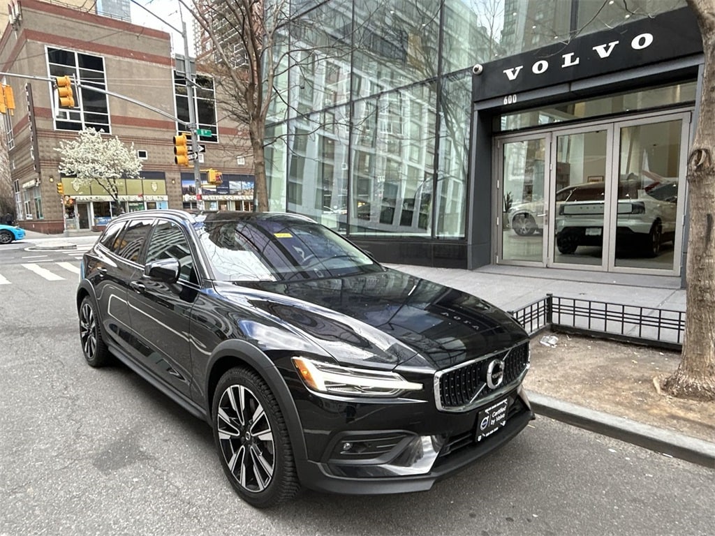 V60 Cross Country T5