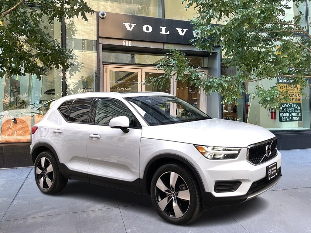 2020 Volvo XC40 Momentum SUV