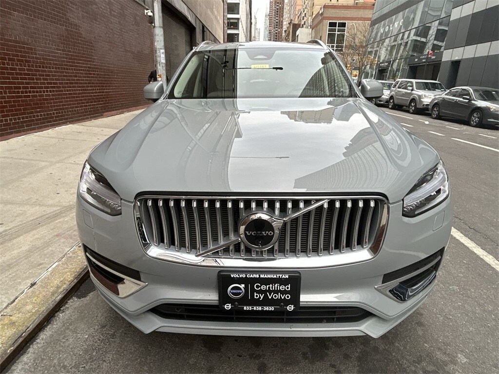 2025 Volvo XC90 T8 Plus photo 3
