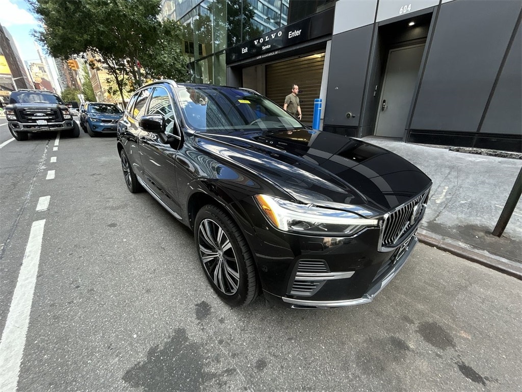Certified 2022 Volvo XC60 Recharge Plug-In Hybrid T8 Inscription SUV