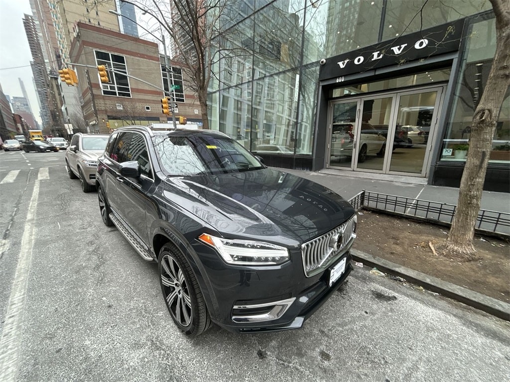 2021 Volvo XC90 Inscription's photo