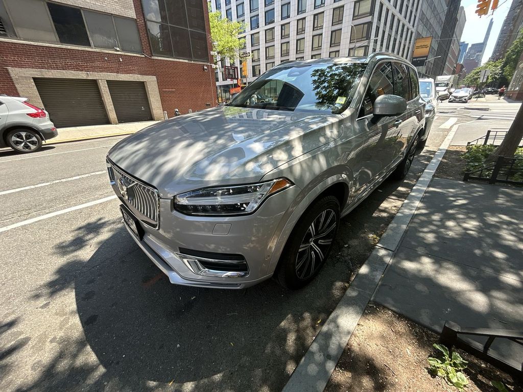 2023 Volvo XC90 4