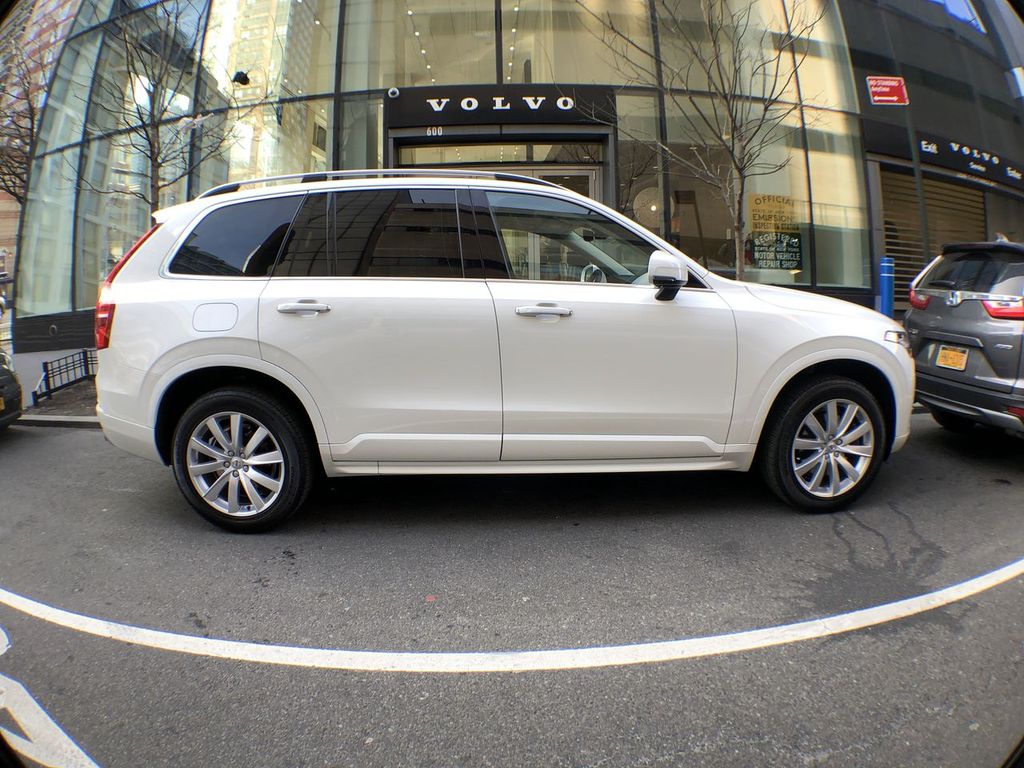 2019 Volvo XC90 6