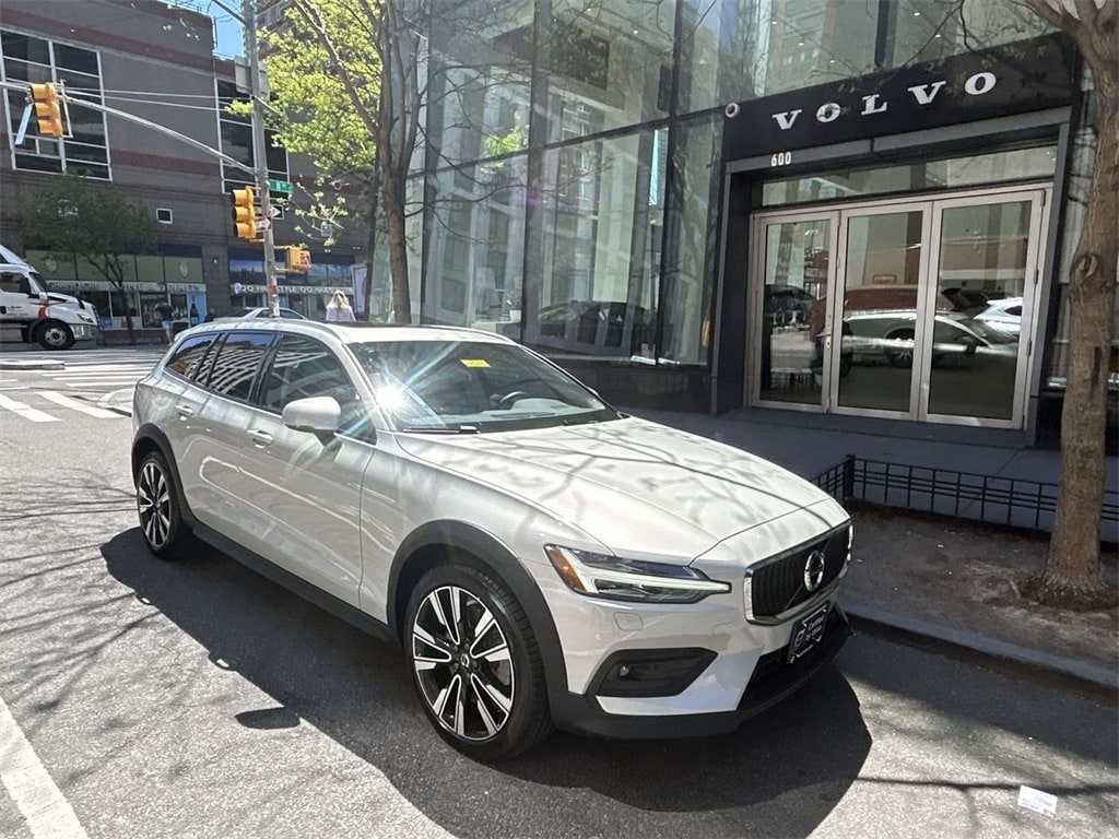 V60 Cross Country T5