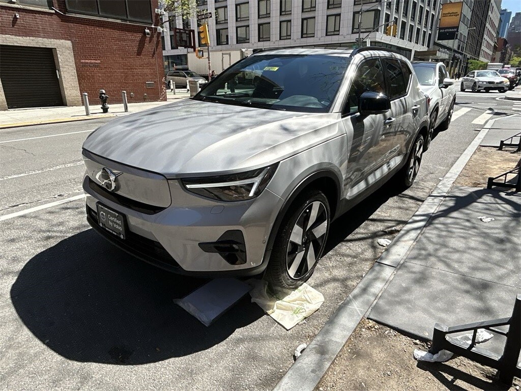 2023 Volvo XC40 Recharge Ultimate photo 4