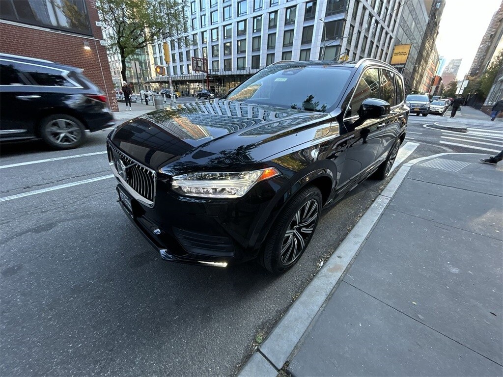 2023 Volvo XC90 Core photo 2
