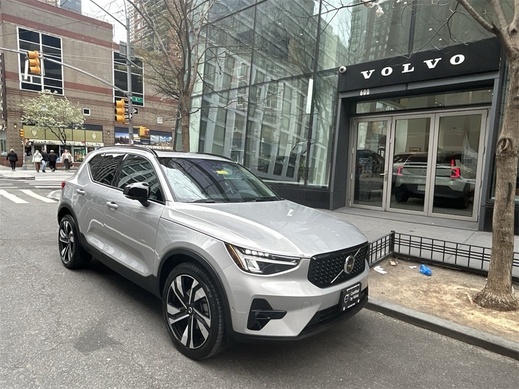 Used 2025 Volvo XC40 For Sale at Volvo Cars Manhattan | VIN
