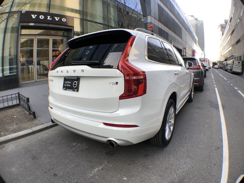 2019 Volvo XC90 5