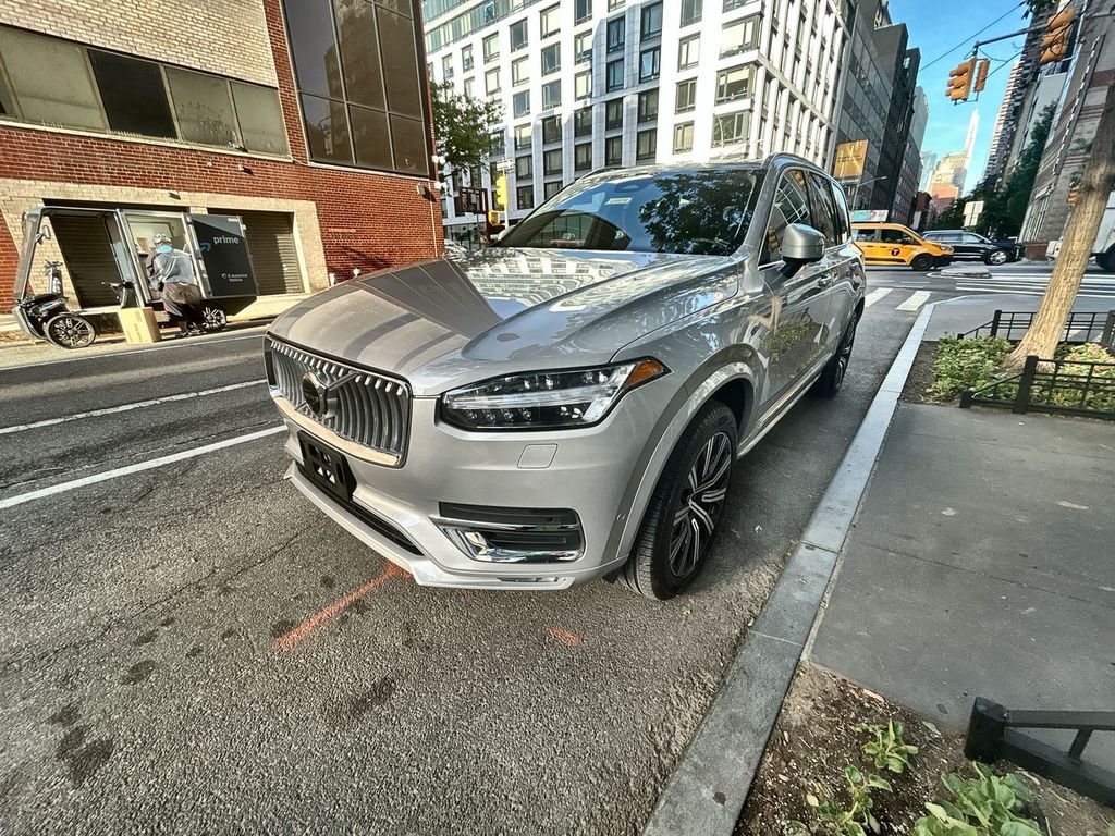 2023 Volvo XC90 4