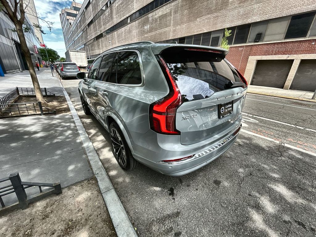 2025 Volvo XC90 6