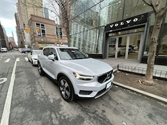 2020 Volvo XC40 Momentum SUV