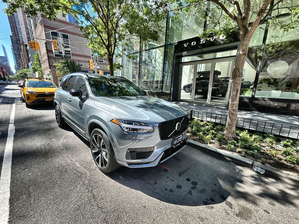 2023 Volvo XC90 2