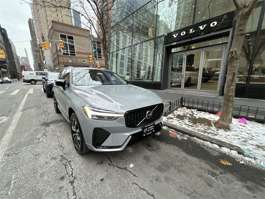 2025 Volvo XC60 B5 Plus SUV