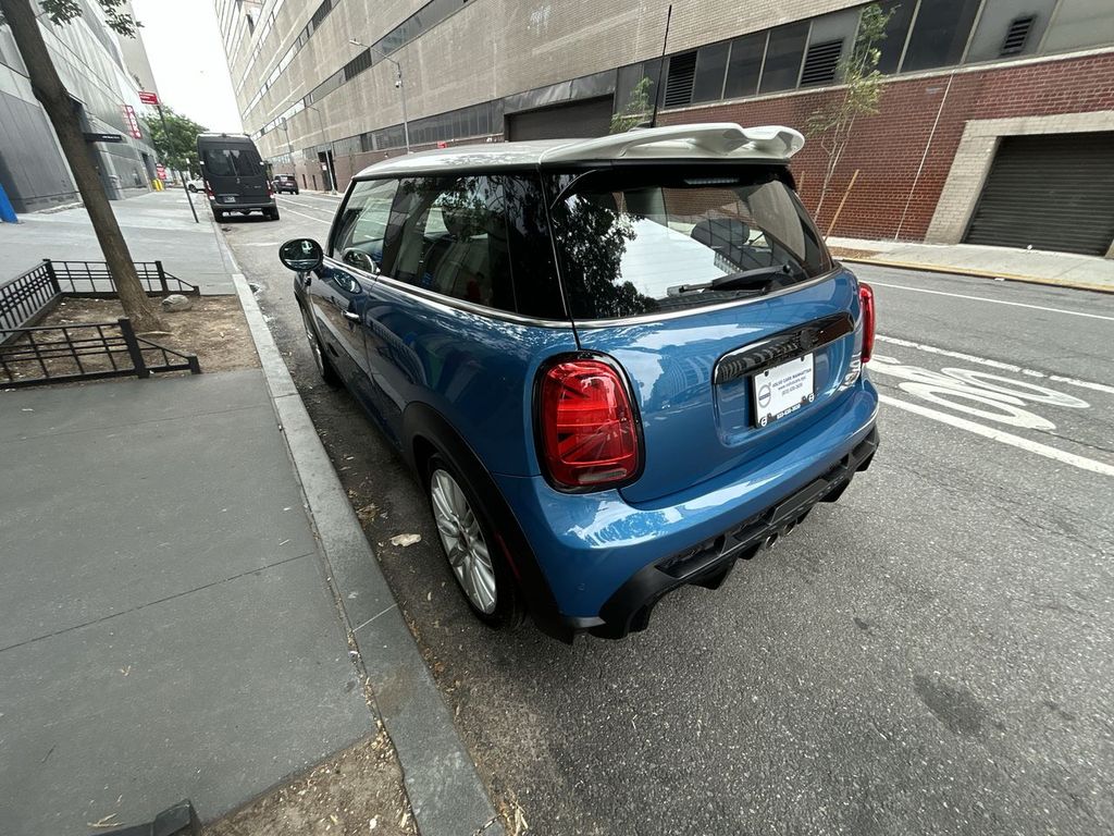 2022 MINI Hardtop 2 Door 6