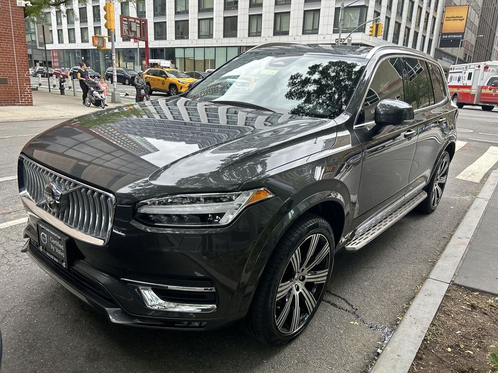 2023 Volvo XC90 4