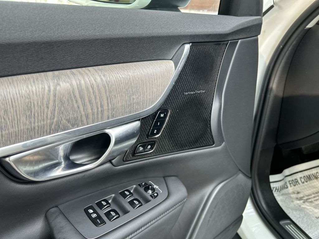 2025 Volvo V90 Cross Country Plus - Photo 13