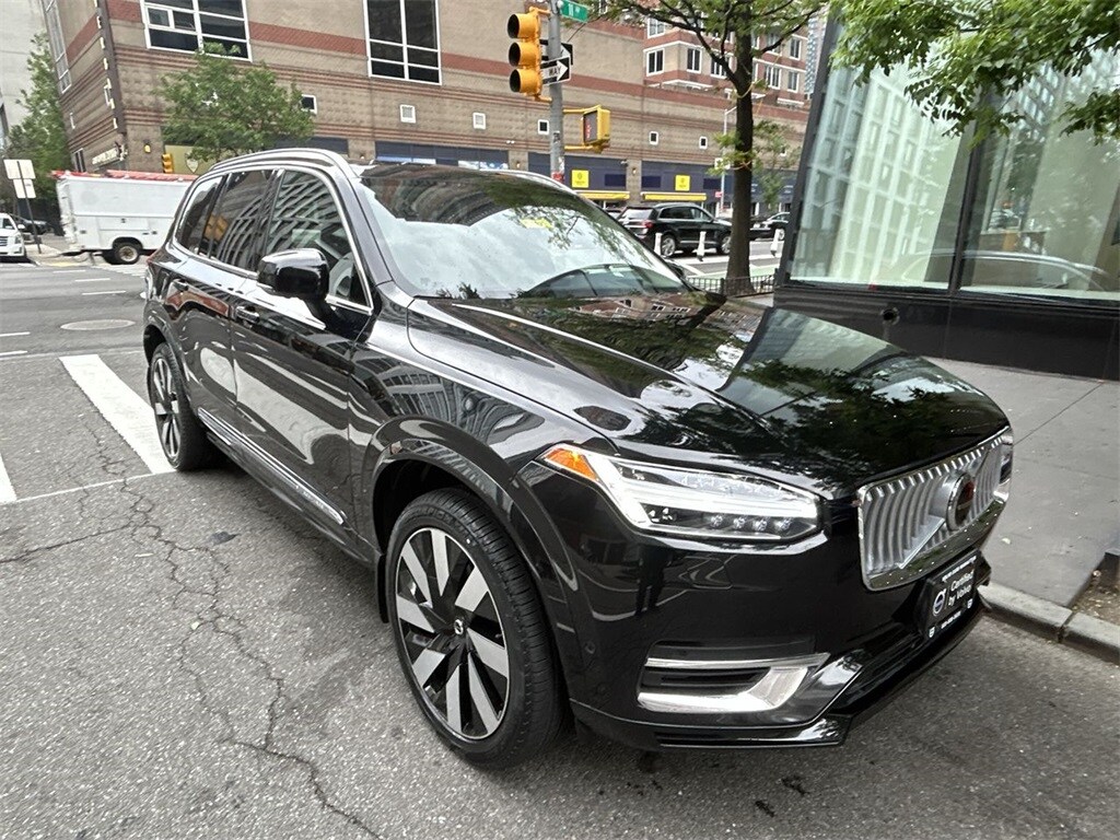 2024 Volvo XC90 Ultimate photo 2