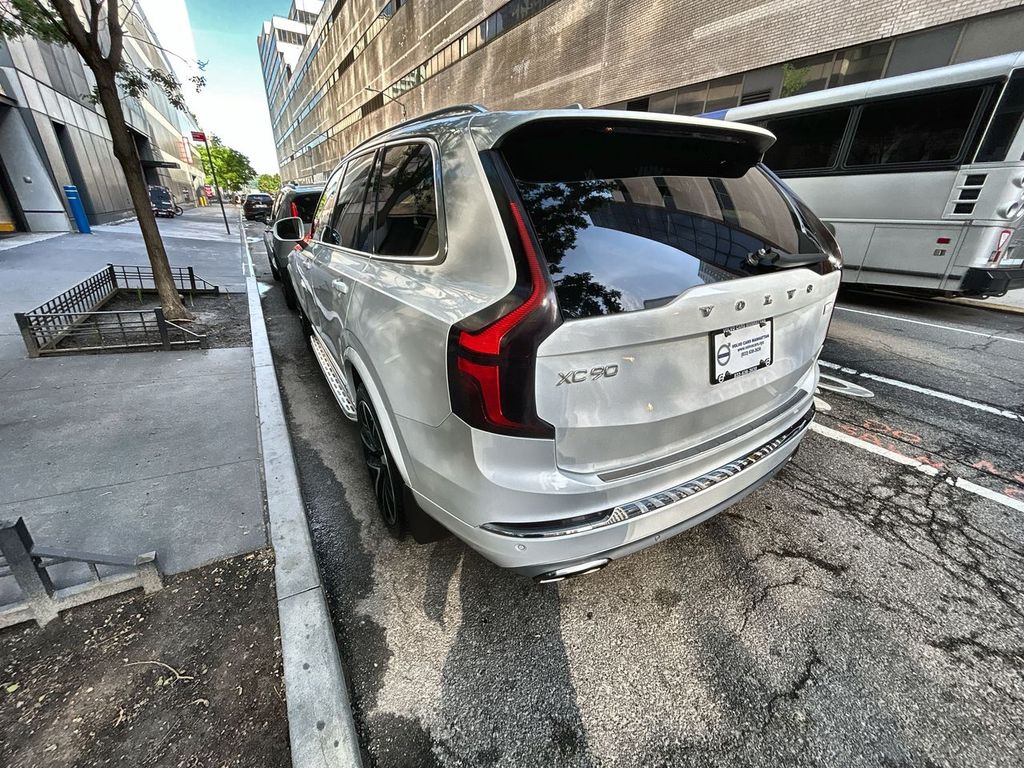 2021 Volvo XC90 6