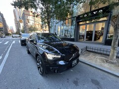 2023 Volvo XC40 B5 Plus Dark Theme SUV