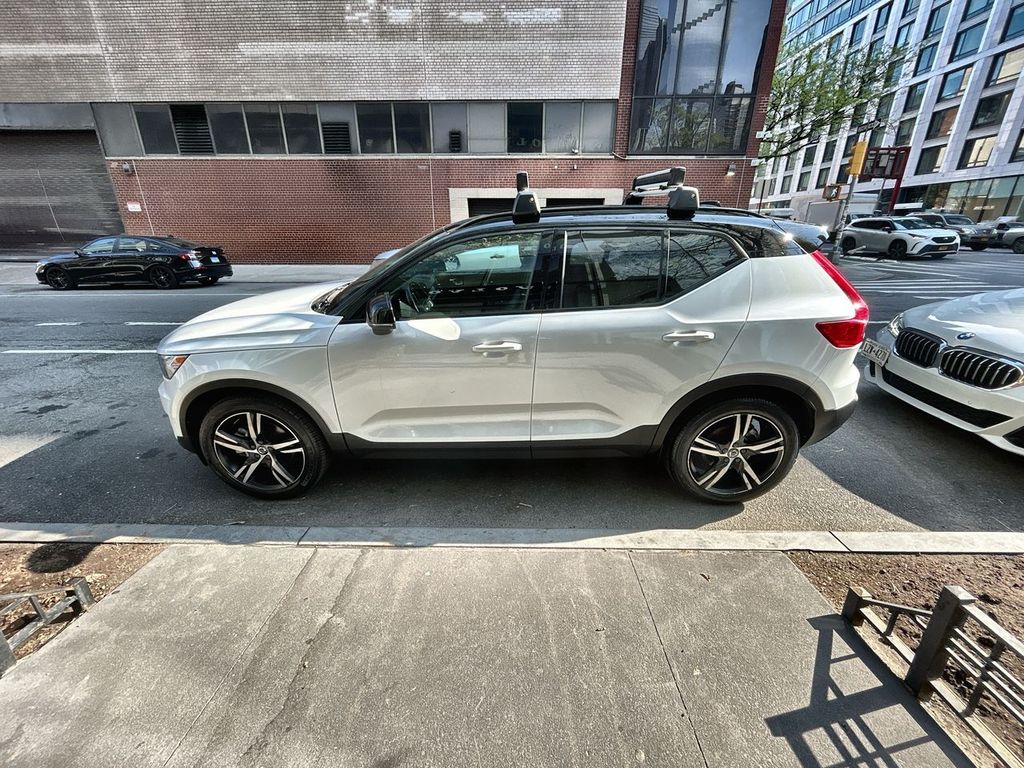 2019 Volvo XC40 5