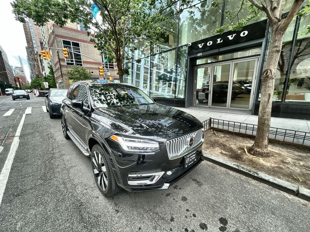2024 Volvo XC90 T8 Recharge Ultimate 6-Seater 4WD's photo