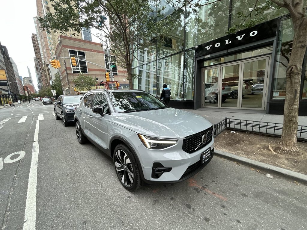 2025 Volvo XC40 Ultra