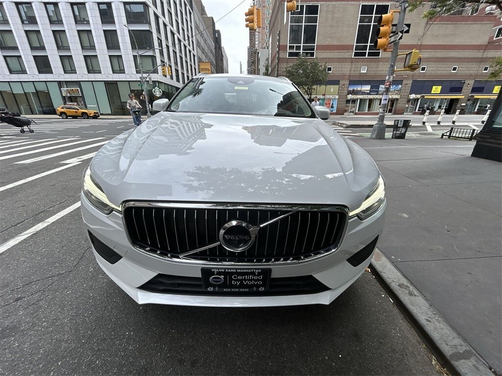 2021 Volvo XC60 T5 Inscription photo 2