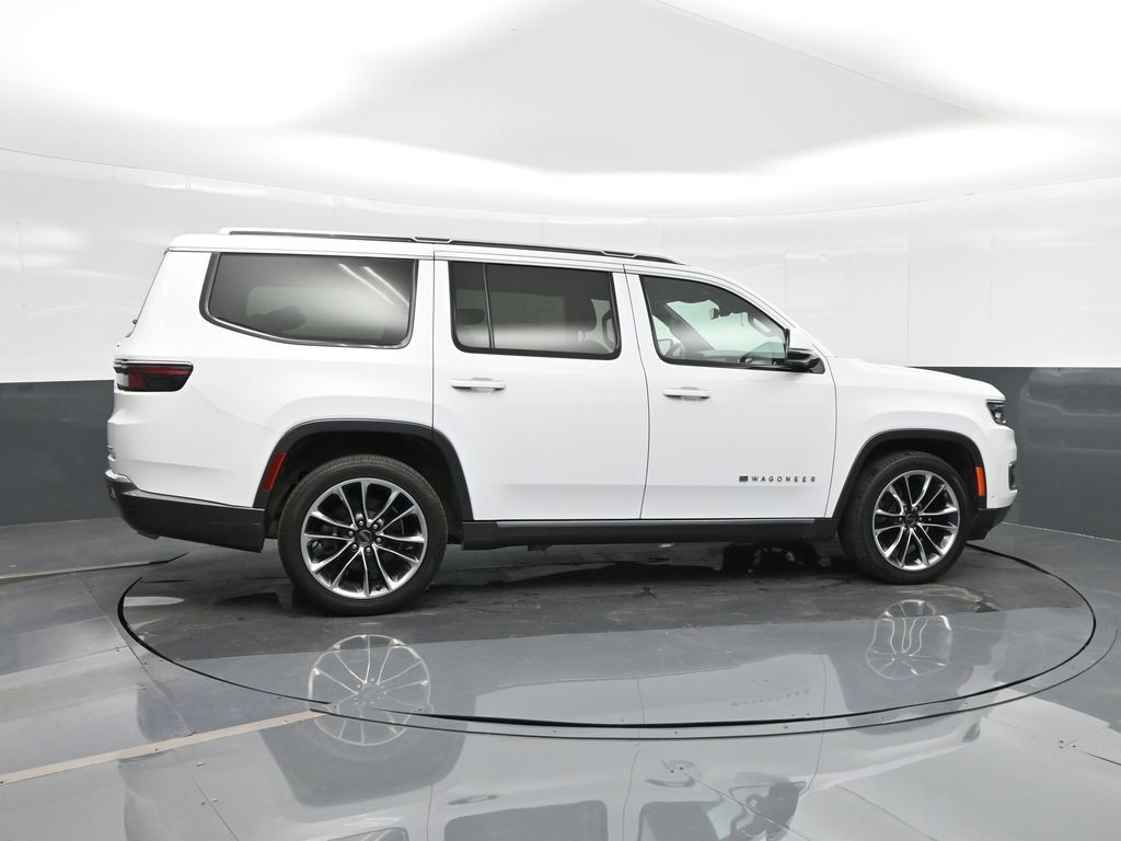 2022 Jeep Wagoneer Series III photo 2