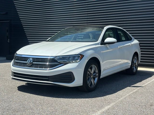 Used 2024 Volkswagen Jetta SE with VIN 3VW7M7BU5RM077319 for sale in Mobile, AL