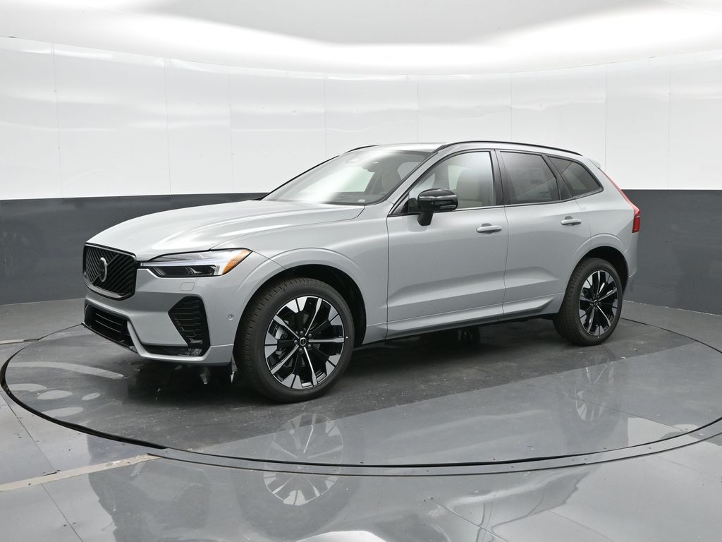 2026 Volvo XC60 Plus's photo