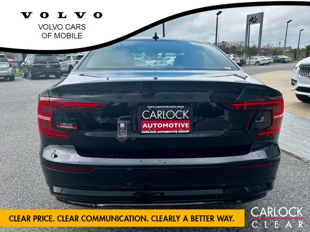 2024 Volvo S60 T8 Plus Black Edition photo 3
