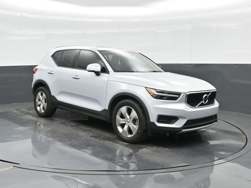 Used 2020 Volvo XC40 T4 Momentum SUV