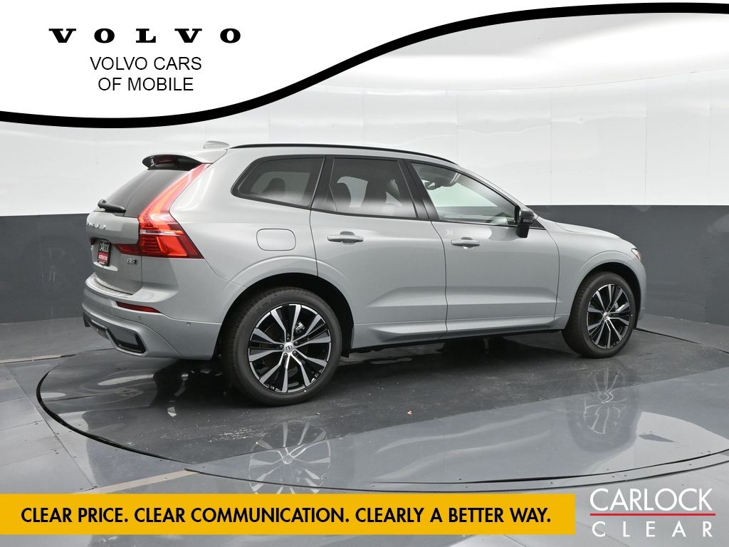 2025 Volvo XC60 B5 Plus photo 2