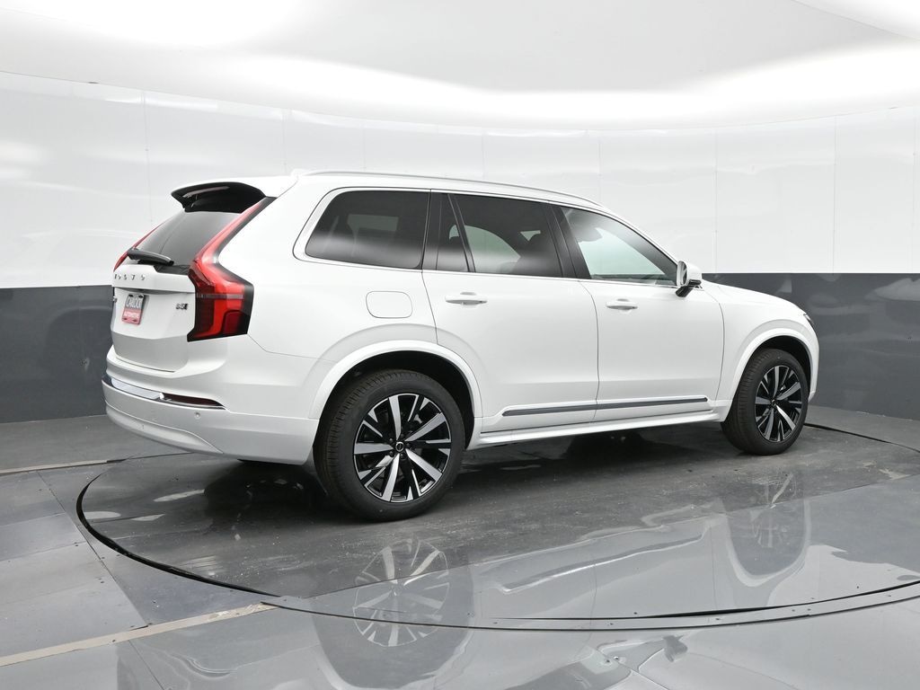New 2026 Volvo XC90 B5 Core SUV