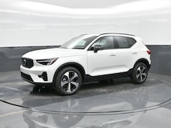 2026 Volvo XC40 B4 Plus FWD SUV