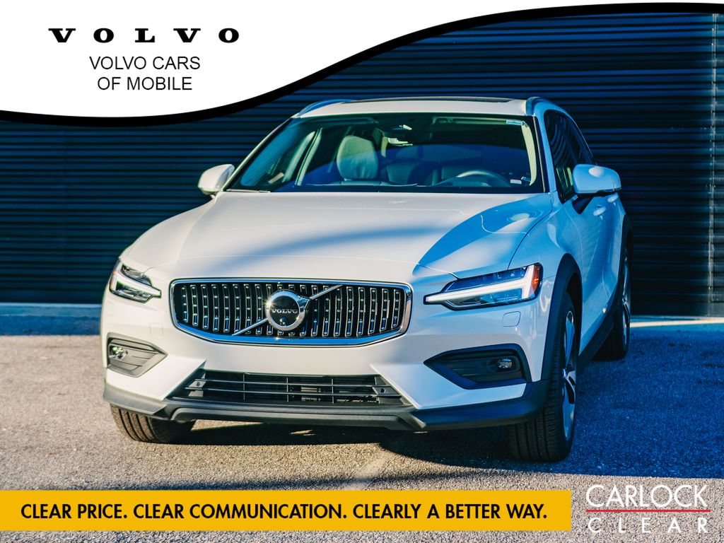 2025 Volvo V60 Cross Country B5 Plus photo 3