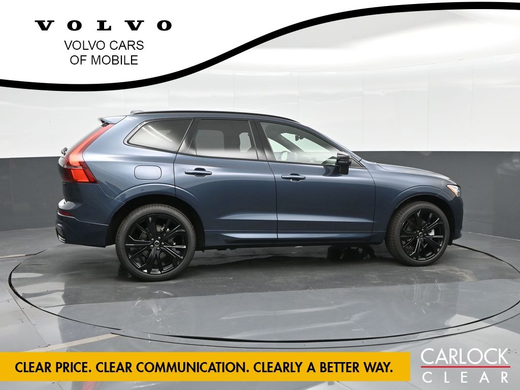 2026 Volvo XC60 B5 Black Edition photo 2