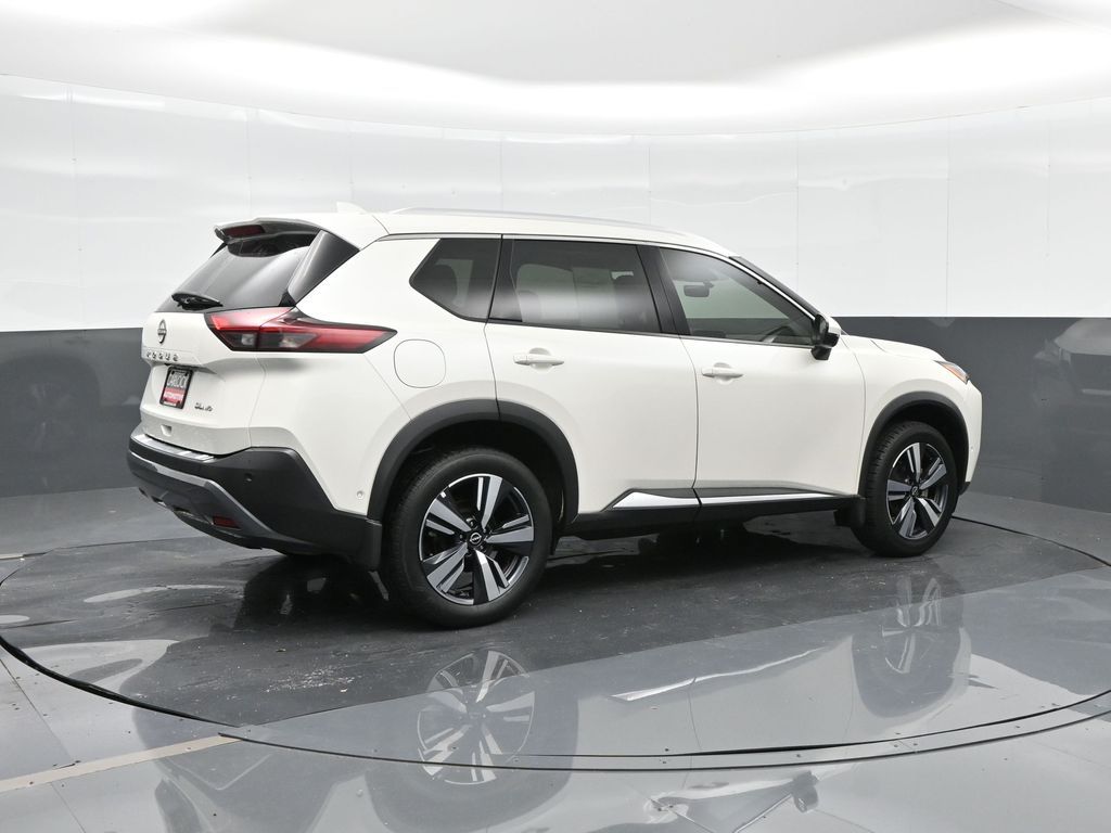 2023 Nissan Rogue SL photo 2