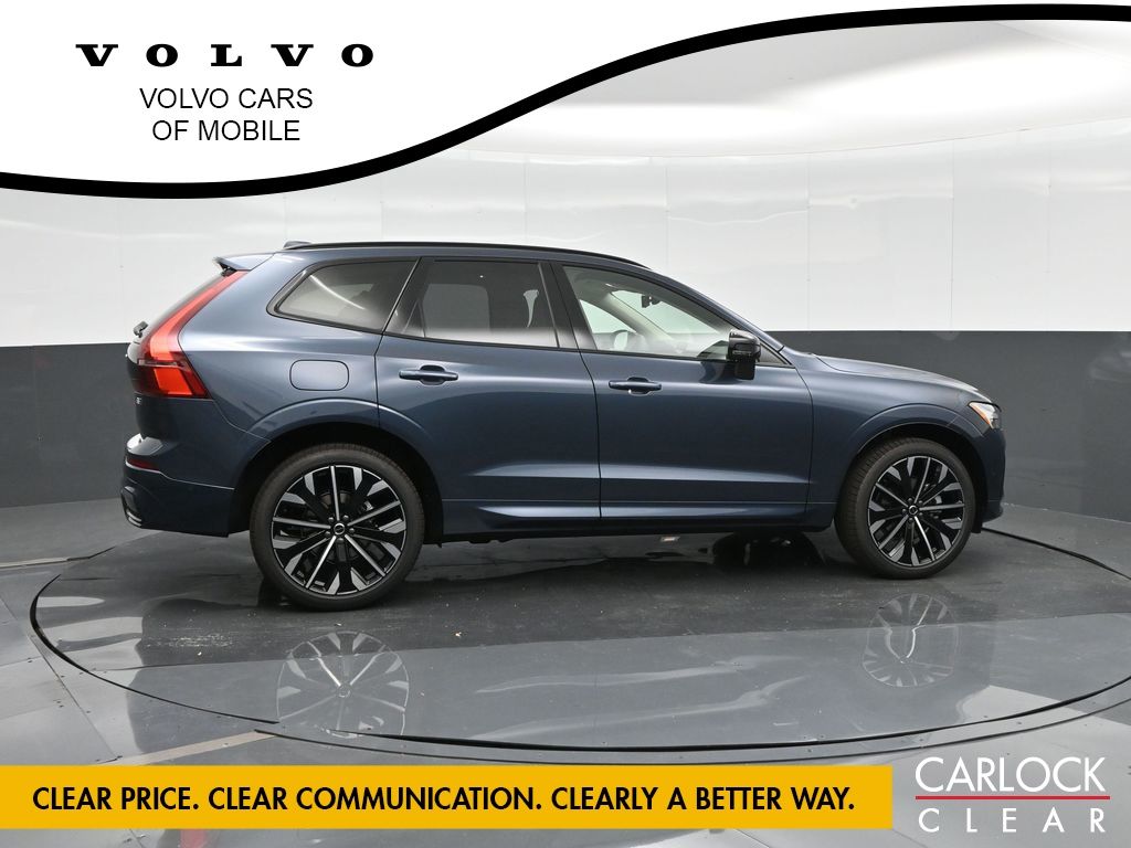 2026 Volvo XC60 B5 photo 2
