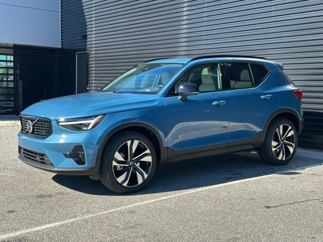 2025 Volvo XC40 Ultra's photo
