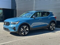 2025 Volvo XC40 B5 Ultra Dark Theme SUV