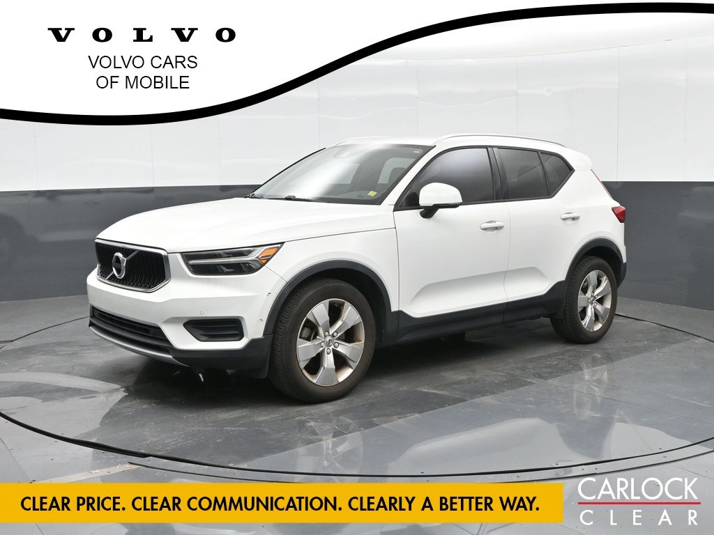 2019 Volvo XC40 Momentum's photo