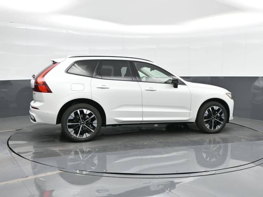 New 2026 Volvo XC60 B5 Plus SUV