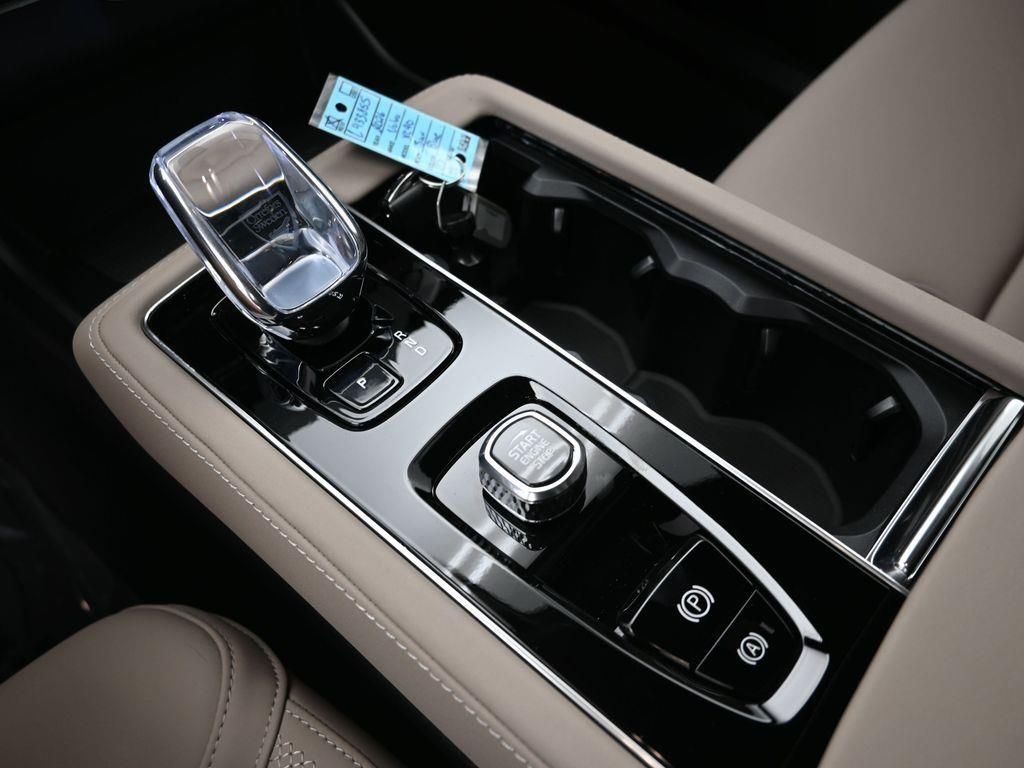 2026 Volvo XC90 Plus - Photo 19