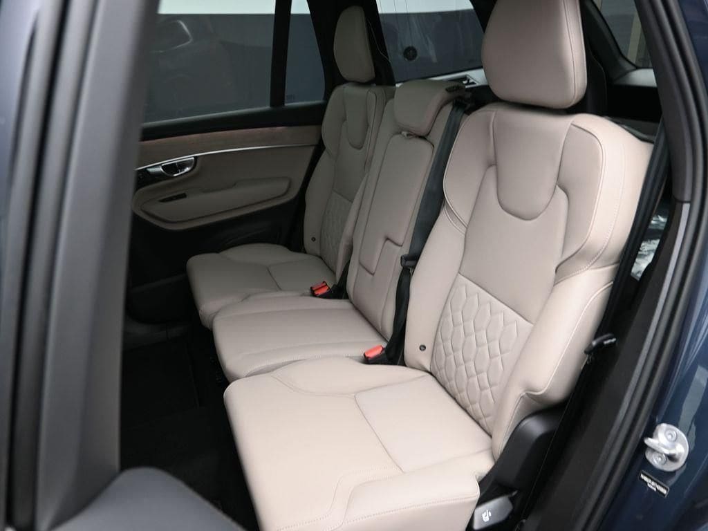 2026 Volvo XC90 Core - Photo 9
