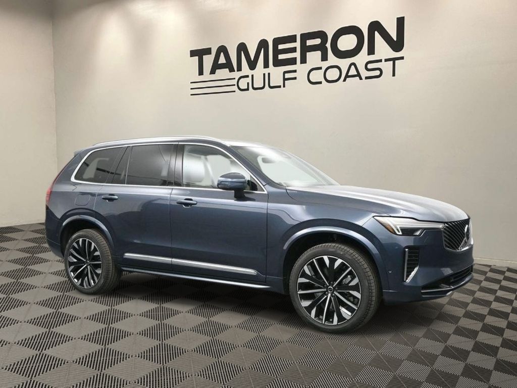 2026 Volvo XC90 B5 Plus Bright 4WD's photo