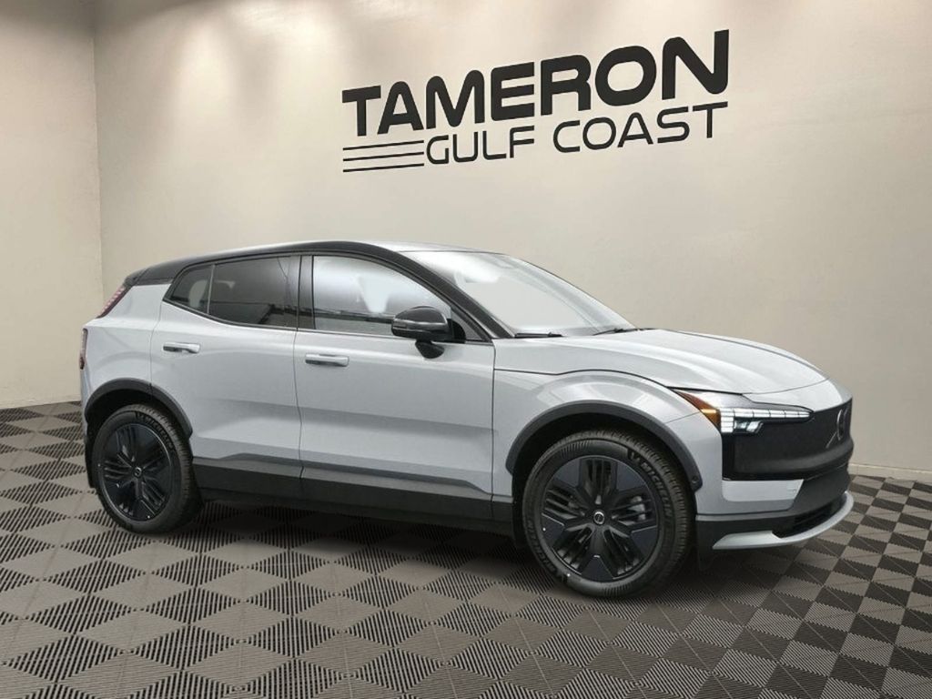 2026 Volvo EX30 Twin Motor Cross Country Ultra's photo