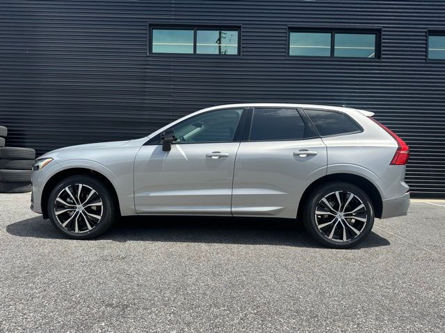 2025 Volvo XC60 Plus - Photo 9